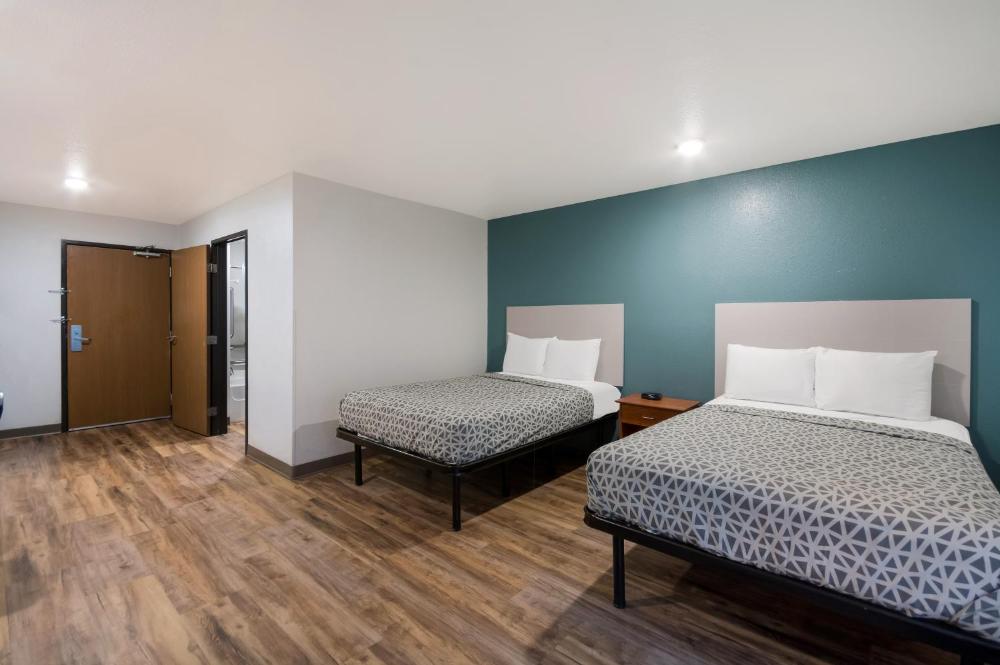 Double Room with Two Double Beds - Non-Smoking interior