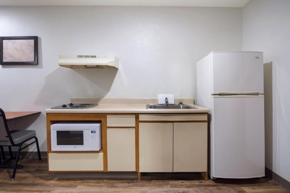 Queen Suite - Accessible/Non Smoking interior