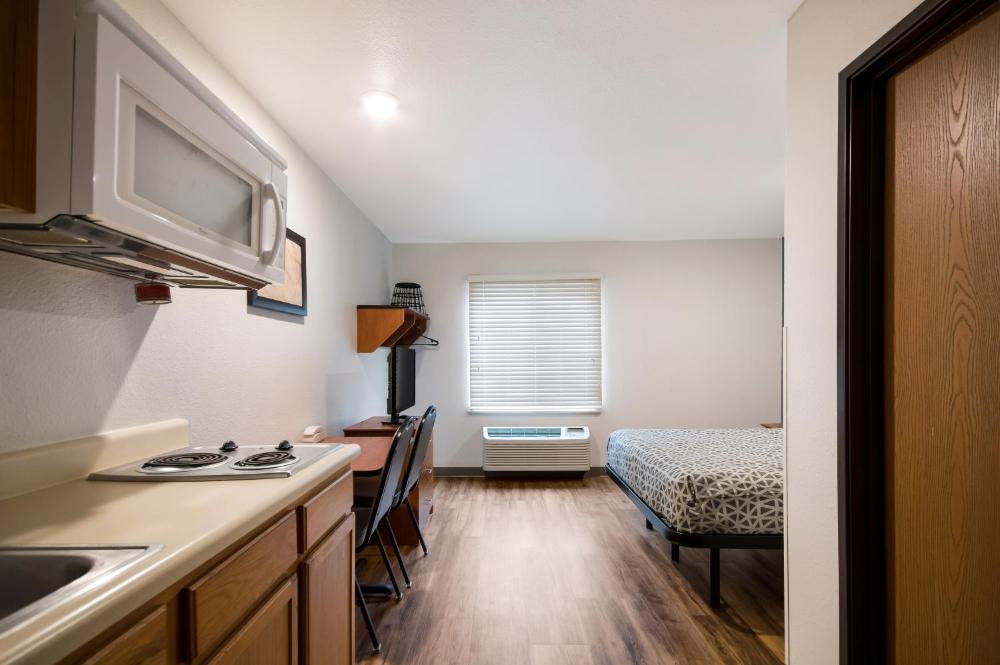 Queen Suite - Non Smoking interior